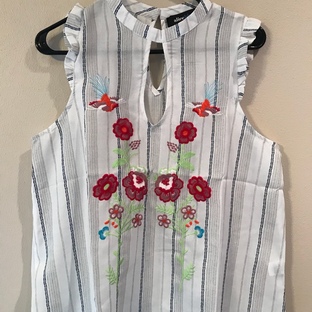 Embroidered Tank - Picture 4 of 6
